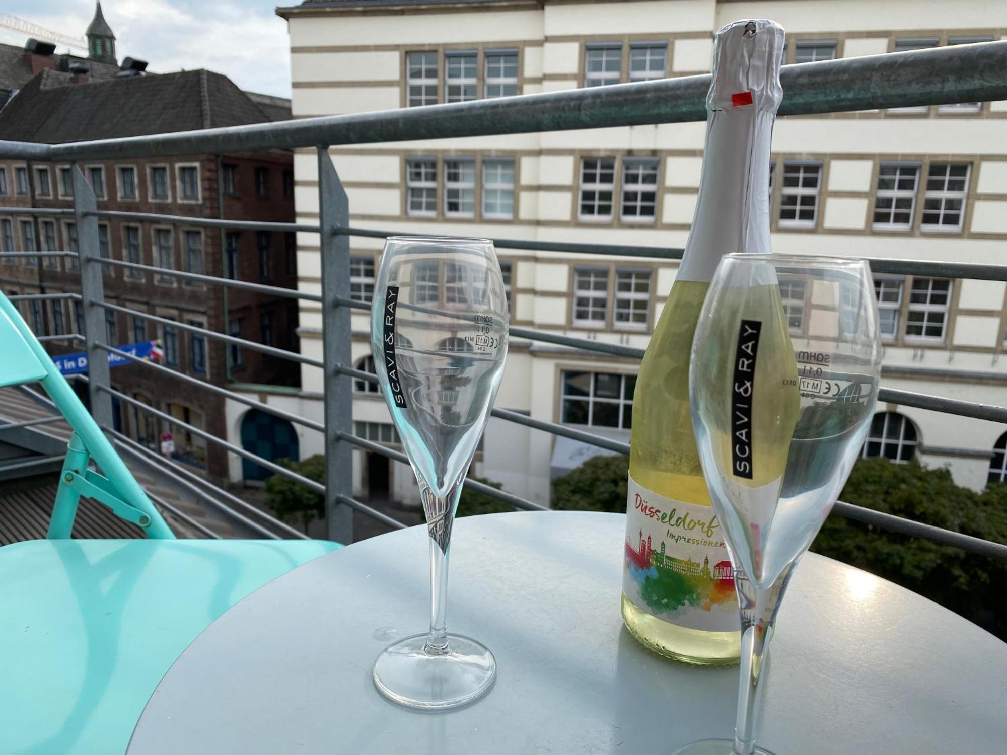 Avi City Burgplatz Apartments デュッセルドルフ エクステリア 写真
