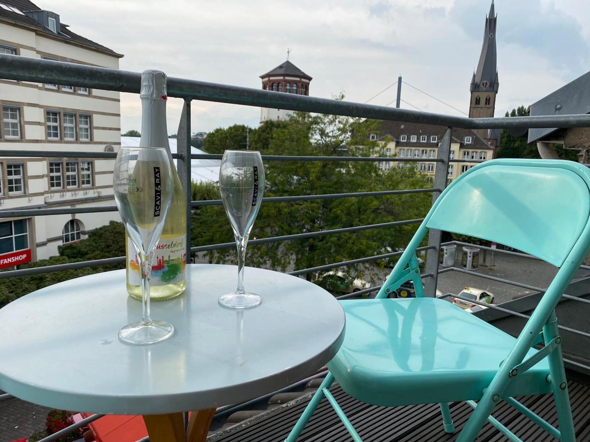 Avi City Burgplatz Apartments デュッセルドルフ エクステリア 写真