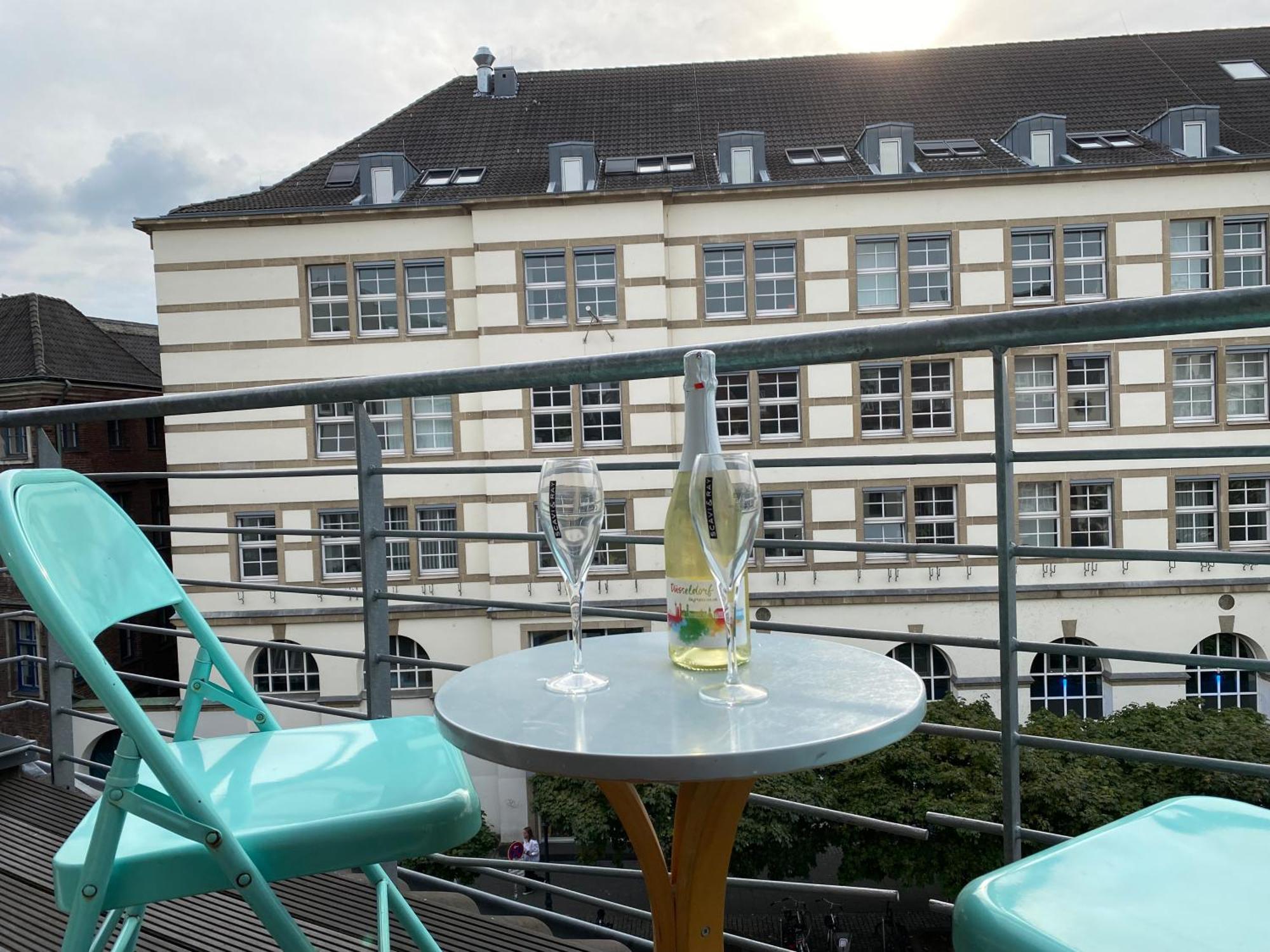 Avi City Burgplatz Apartments デュッセルドルフ エクステリア 写真